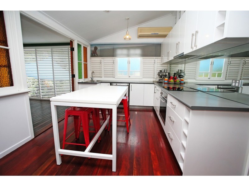 6 Garrick Street, West End QLD 4810