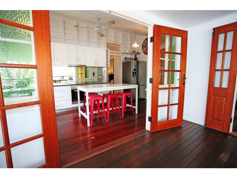 6 Garrick Street, West End QLD 4810