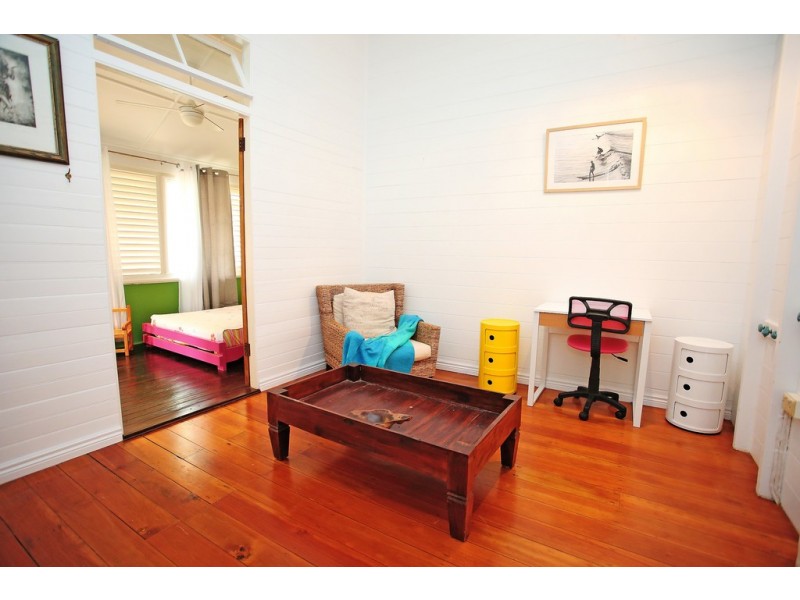 6 Garrick Street, West End QLD 4810