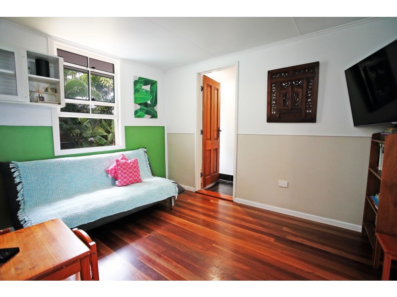 6 Garrick Street, West End QLD 4810