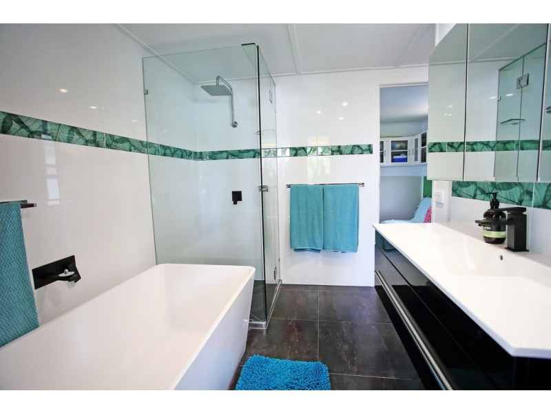 6 Garrick Street, West End QLD 4810