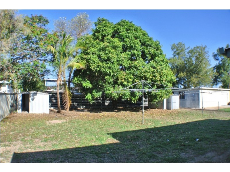 1 and 2 / 42 Cambridge Street, Gulliver QLD 4812