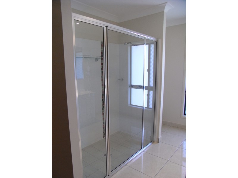 1 Macona Street, Bushland Beach QLD 4818