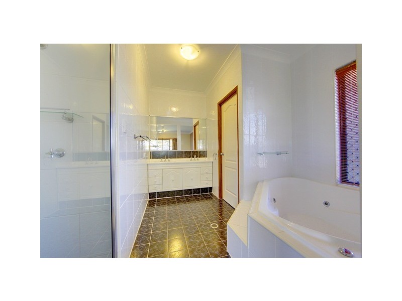 120 River Boulevard, Idalia QLD 4811