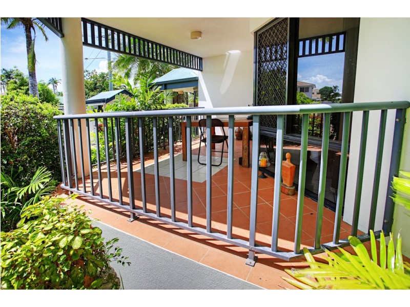 2/106 Eyre Street, North Ward QLD 4810