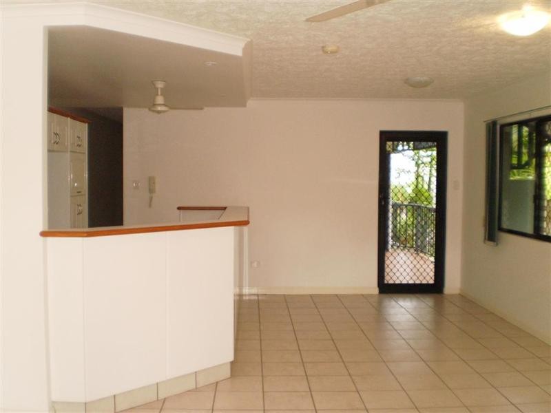 2/106 Eyre Street, North Ward QLD 4810