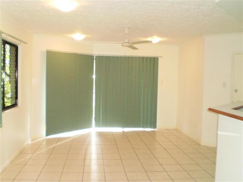 2/106 Eyre Street, North Ward QLD 4810