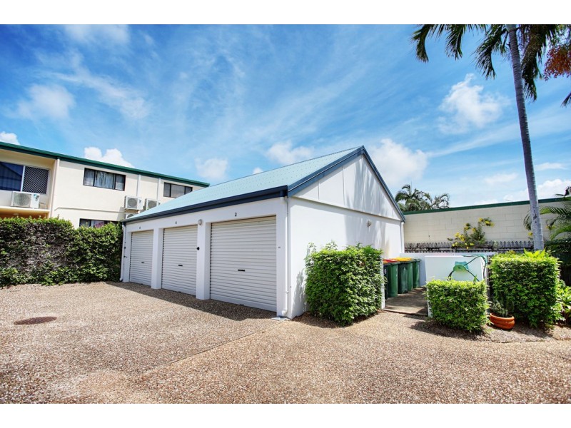 2/106 Eyre Street, North Ward QLD 4810