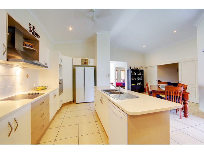 14 Parklands Drive, Mount Louisa QLD 4814