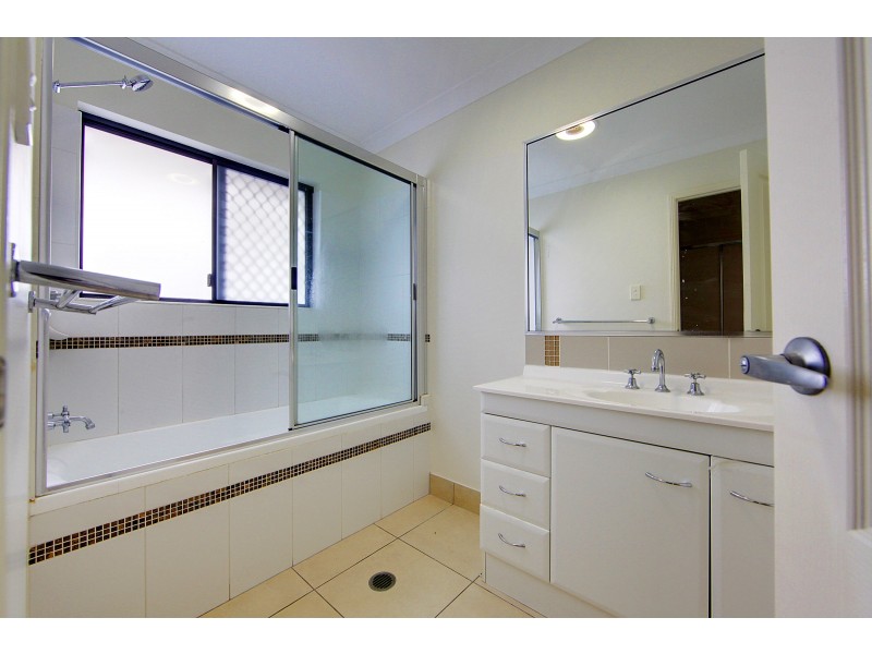 14 Parklands Drive, Mount Louisa QLD 4814