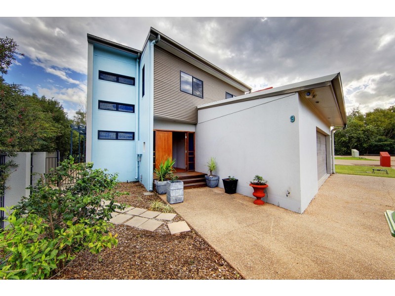 9 Springbrook Parade, Idalia QLD 4811