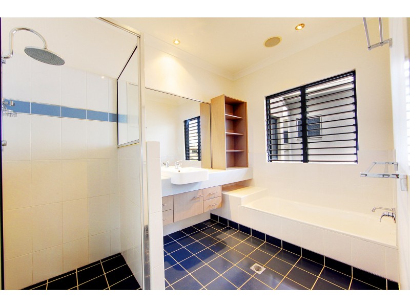 9 Springbrook Parade, Idalia QLD 4811