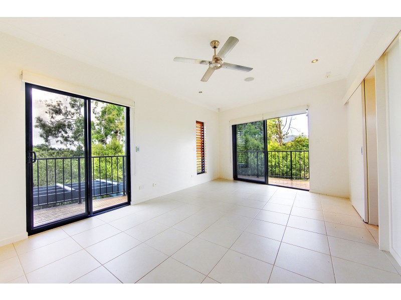 9 Springbrook Parade, Idalia QLD 4811