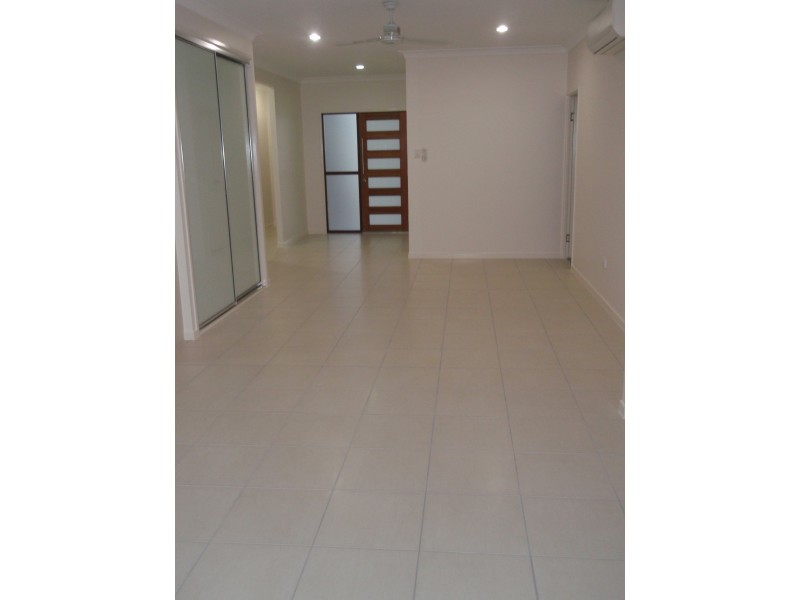 32 Scrubwren Circuit, Bohle Plains QLD 4817