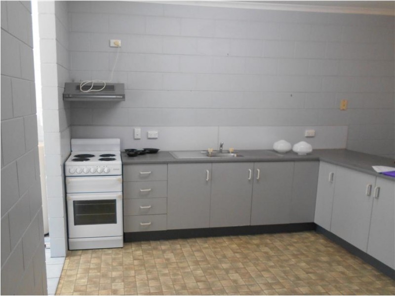 2/18 Maria Street, Rasmussen QLD 4815