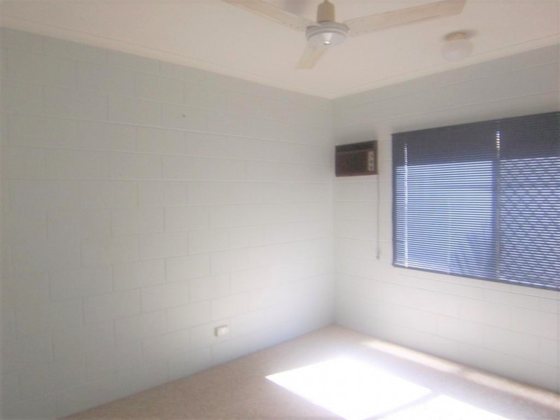 2/18 Maria Street, Rasmussen QLD 4815