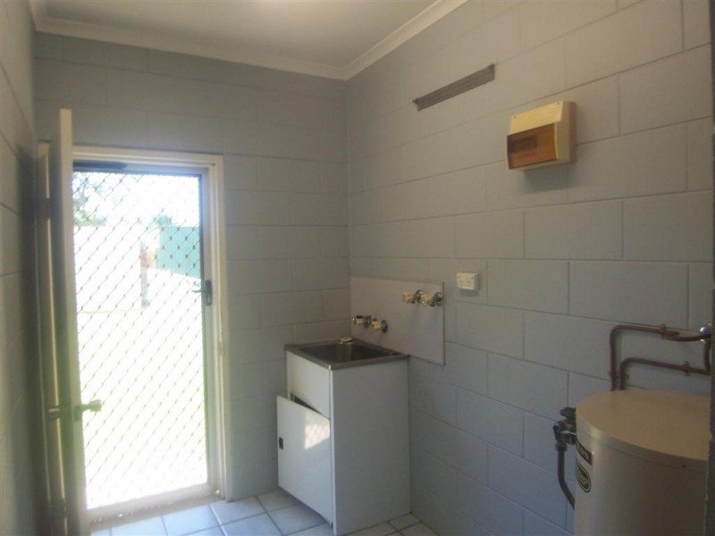 2/18 Maria Street, Rasmussen QLD 4815