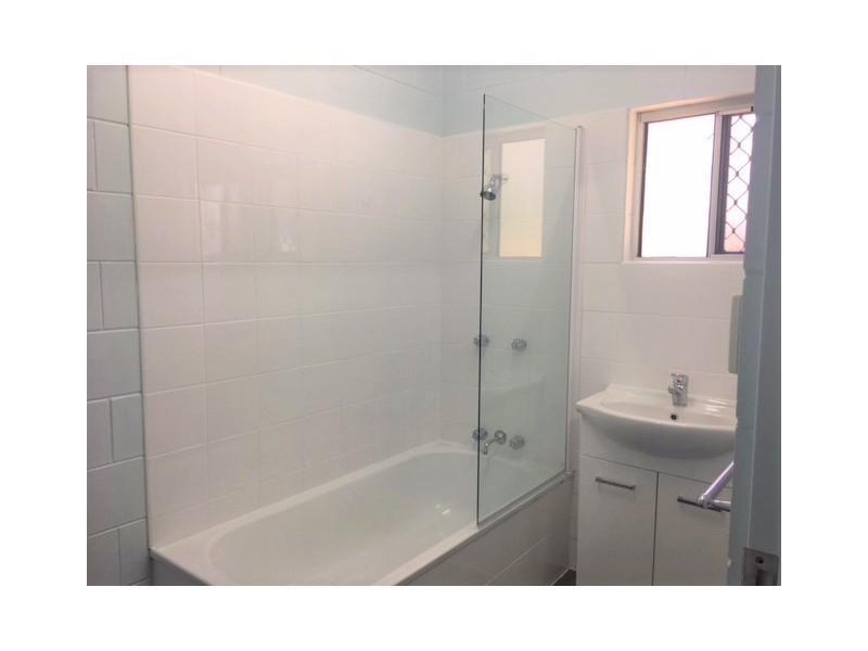 2/18 Maria Street, Rasmussen QLD 4815