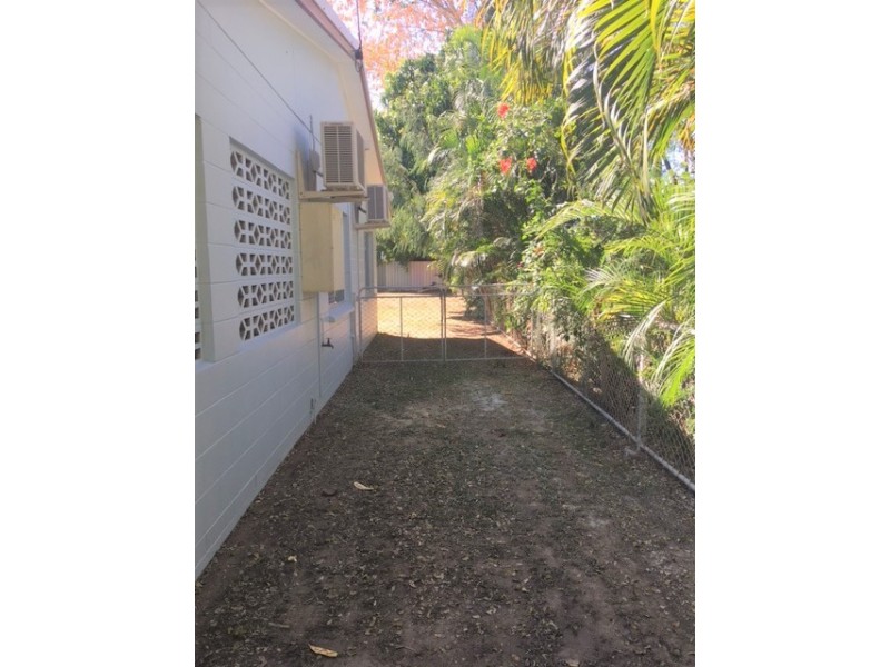 2/18 Maria Street, Rasmussen QLD 4815