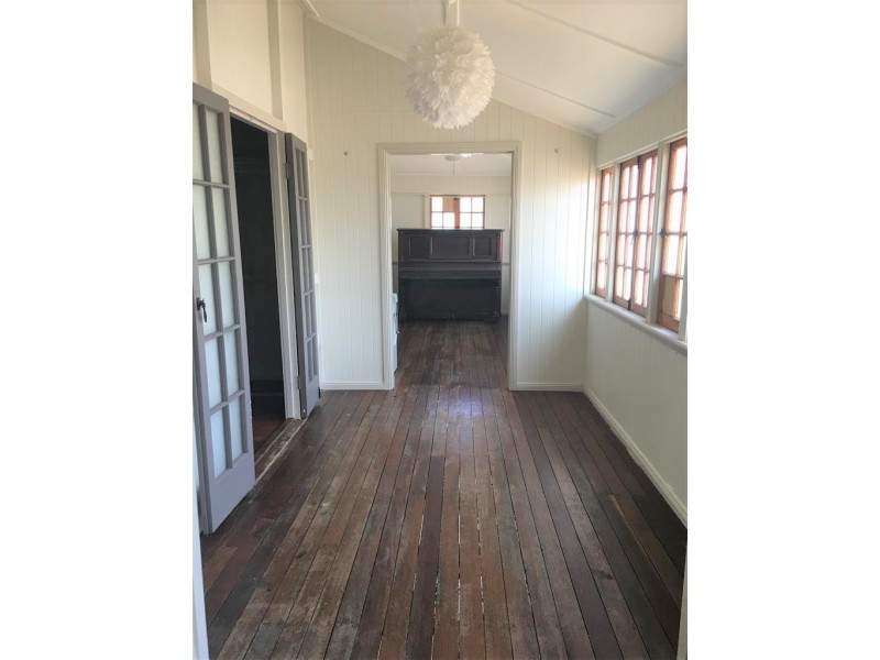 155 Kings Road, Pimlico QLD 4812