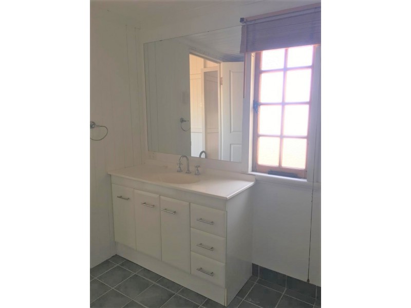 155 Kings Road, Pimlico QLD 4812