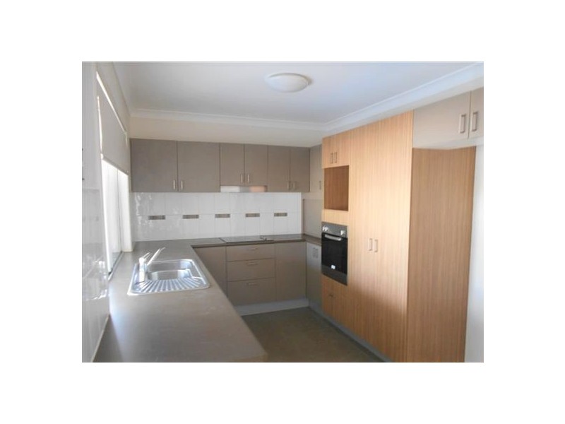 16 Pierce Street, Mount Louisa QLD 4814