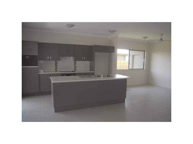 51 Beach Oak Drive, Mount Low QLD 4818