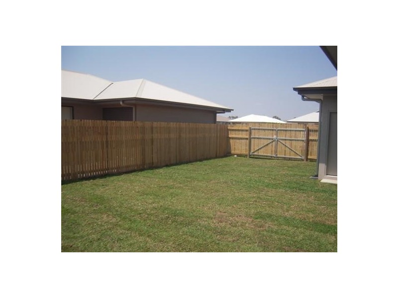 51 Beach Oak Drive, Mount Low QLD 4818