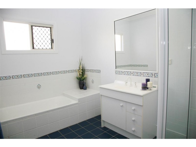 13 Alpina Place, Kirwan QLD 4817