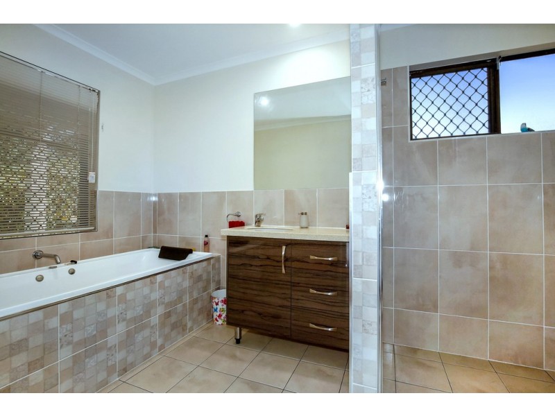 7 Paringa Street, Cranbrook QLD 4814