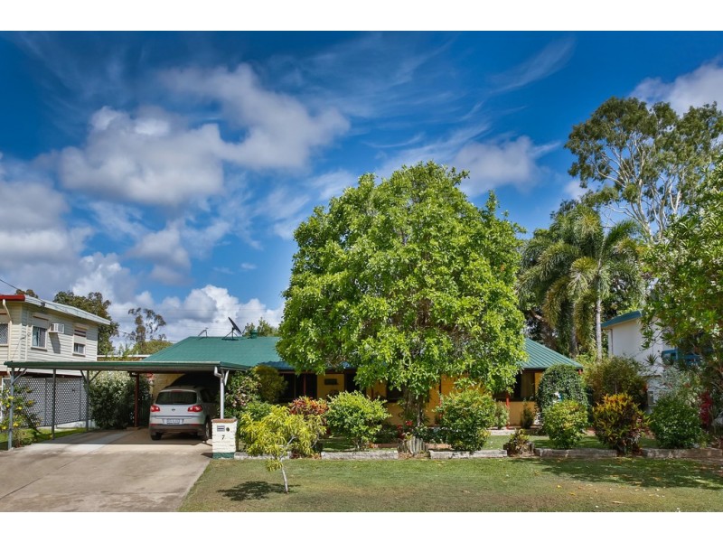7 Paringa Street, Cranbrook QLD 4814
