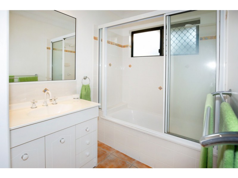 25 Woodlake Avenue, Kirwan QLD 4817