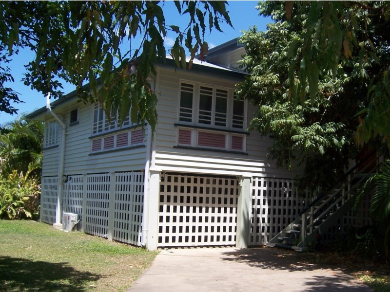 10 Sycamore Street, Pimlico QLD 4812