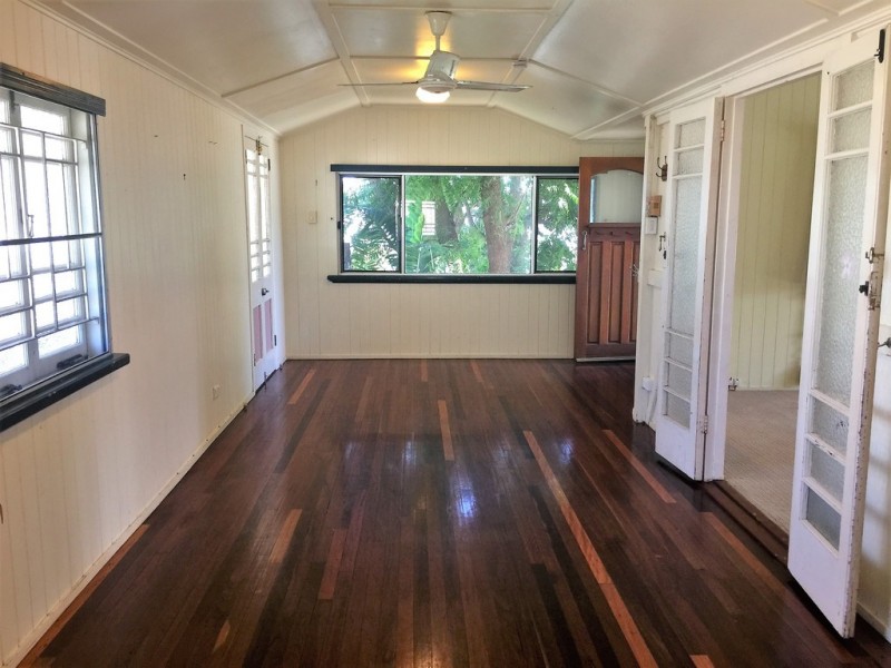 10 Sycamore Street, Pimlico QLD 4812