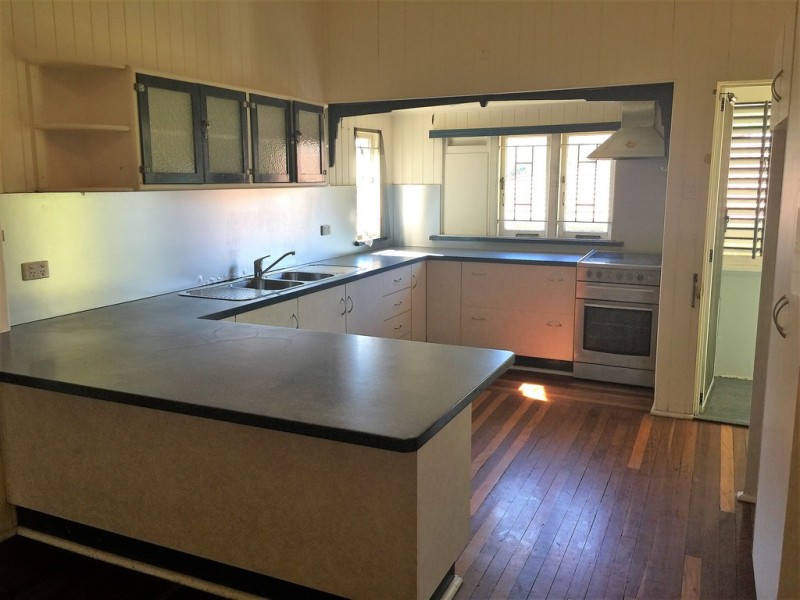 10 Sycamore Street, Pimlico QLD 4812