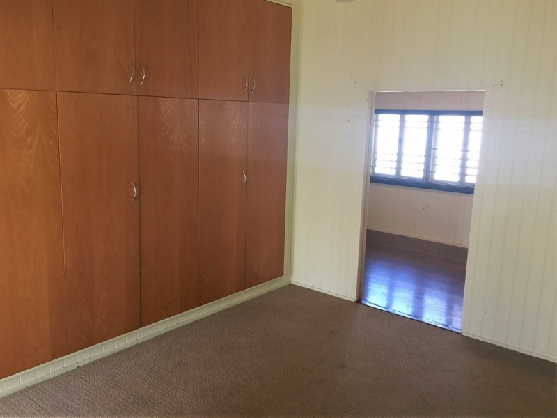 10 Sycamore Street, Pimlico QLD 4812