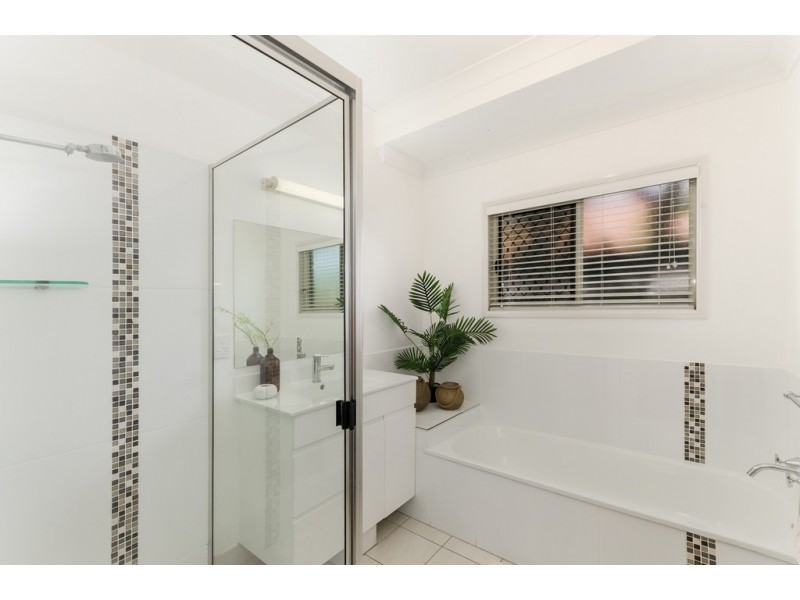 4 Clarence Court, Kirwan QLD 4817