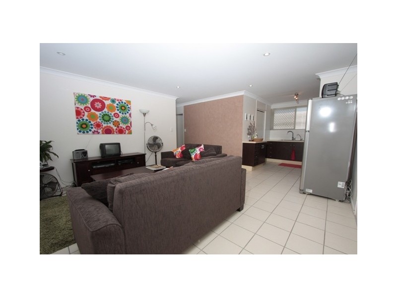 2/2 Howitt Street, North Ward QLD 4810