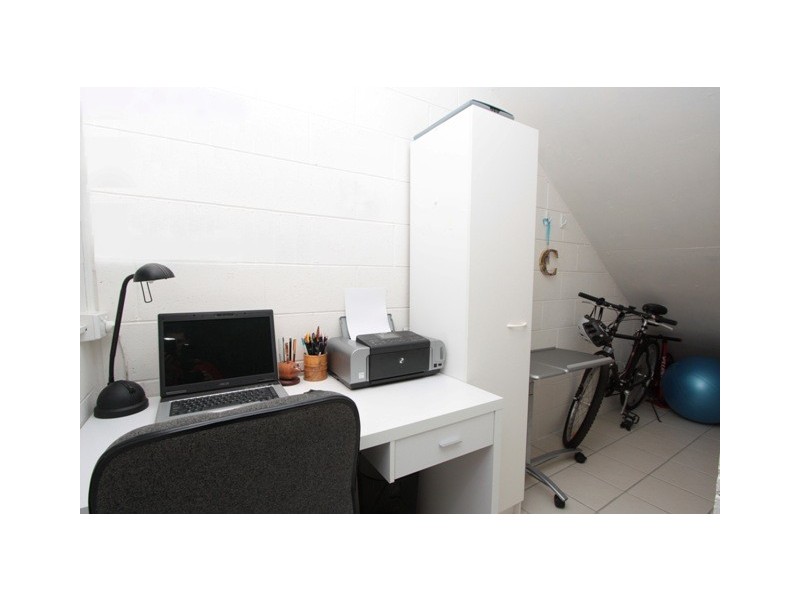 2/2 Howitt Street, North Ward QLD 4810