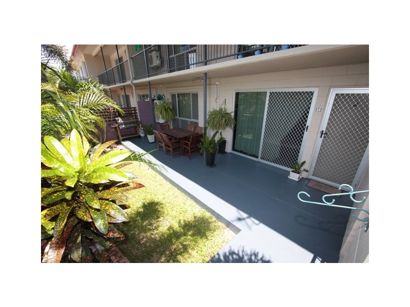 2/2 Howitt Street, North Ward QLD 4810