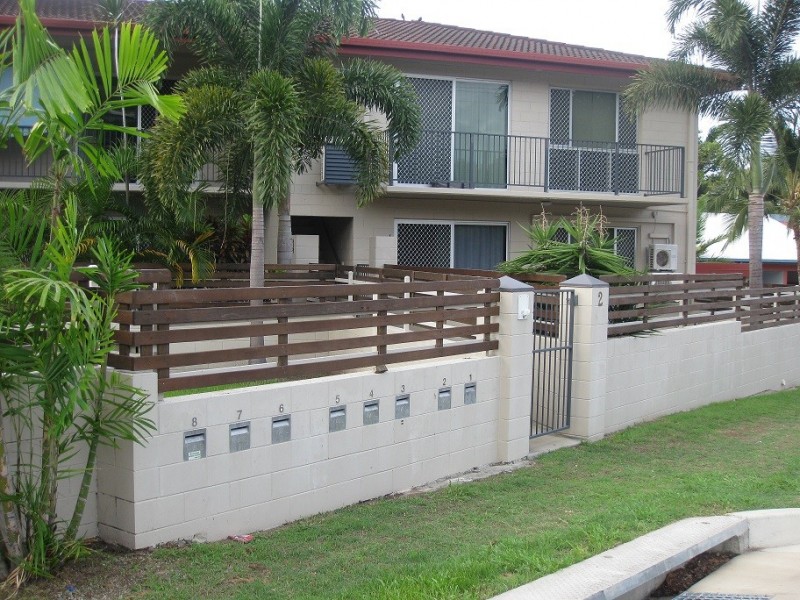 2/2 Howitt Street, North Ward QLD 4810