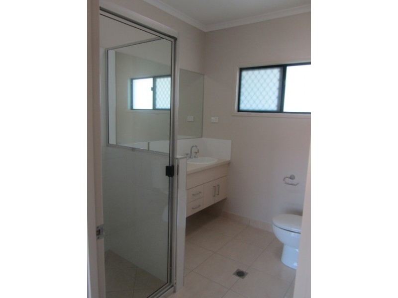 9 Glendower Street, Bushland Beach QLD 4818