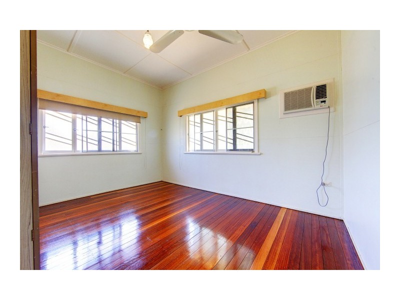 33 Ahearne Street, Hermit Park QLD 4812