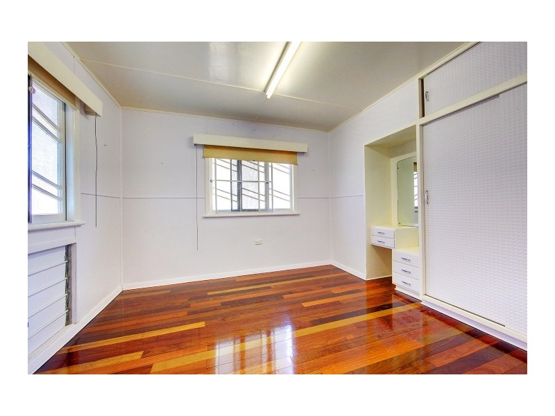 33 Ahearne Street, Hermit Park QLD 4812