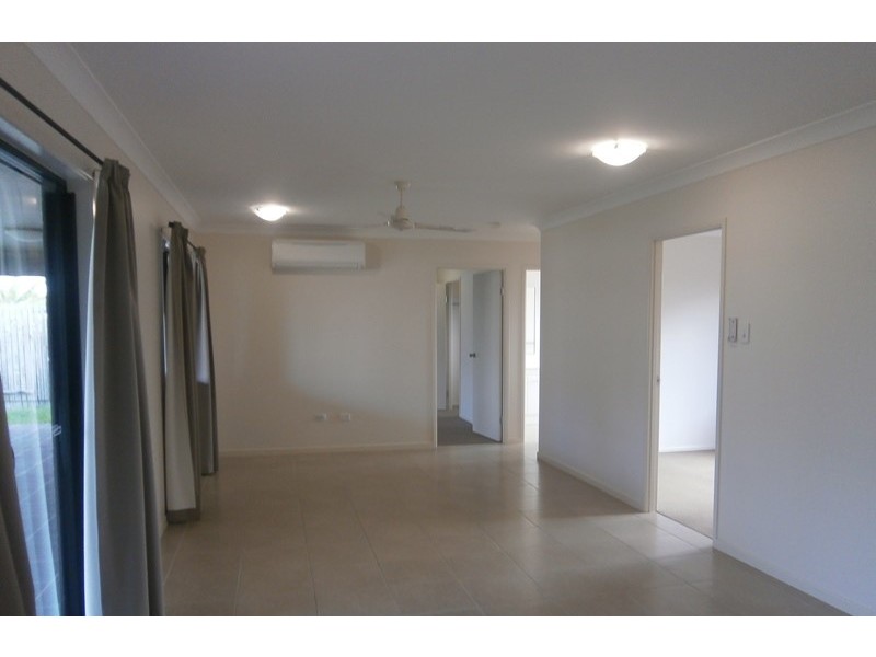 4 Summergold Street, Mount Low QLD 4818