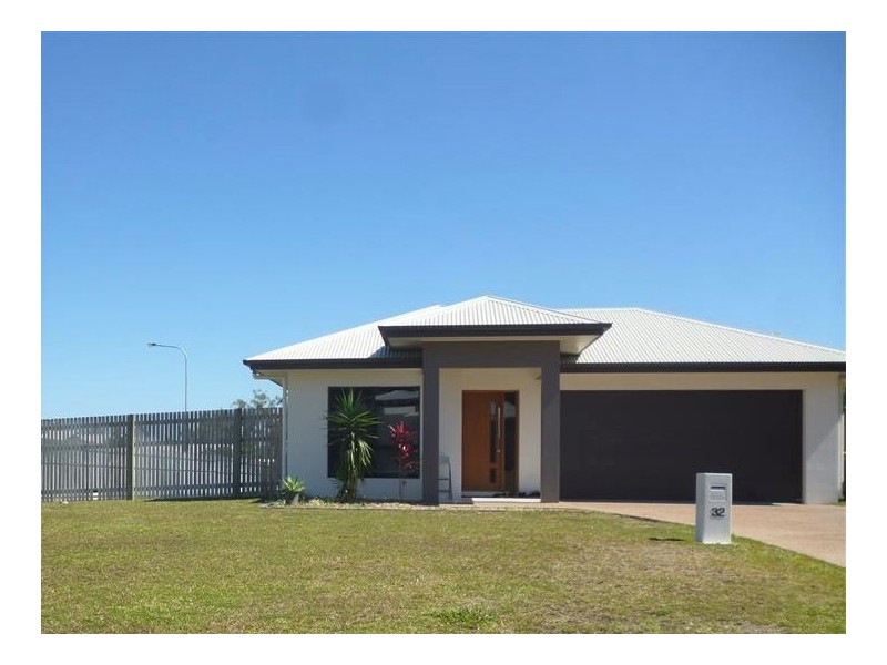 32 Franklin Drive, Mount Louisa QLD 4814