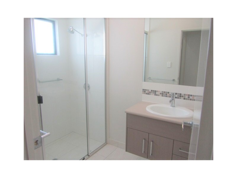 32 Franklin Drive, Mount Louisa QLD 4814