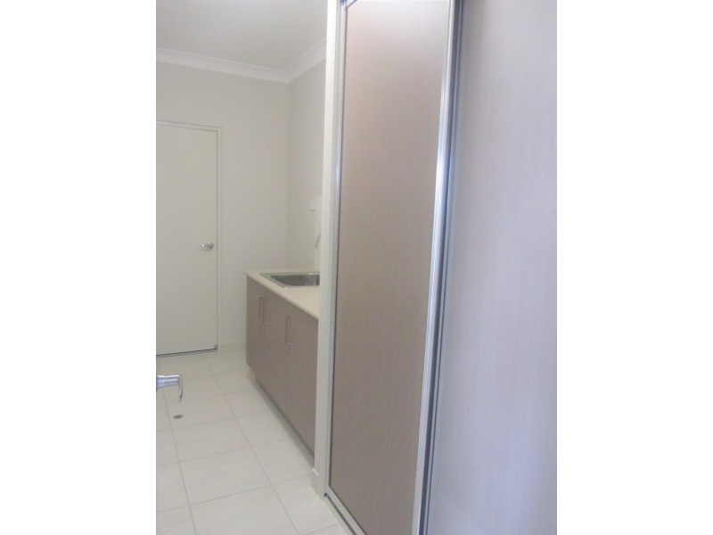 32 Franklin Drive, Mount Louisa QLD 4814