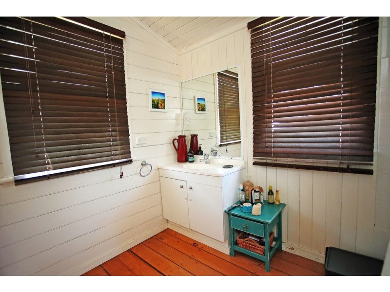 29 Philp Street, Hermit Park QLD 4812