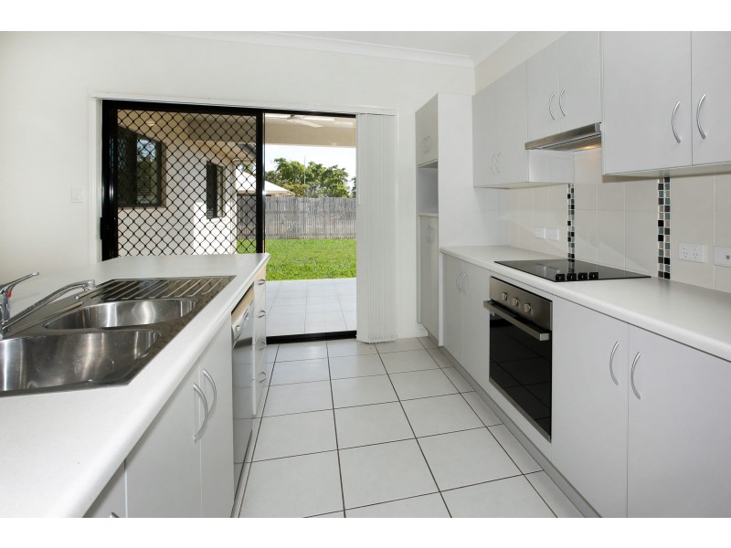 4 Black Apple Avenue, Mount Low QLD 4818